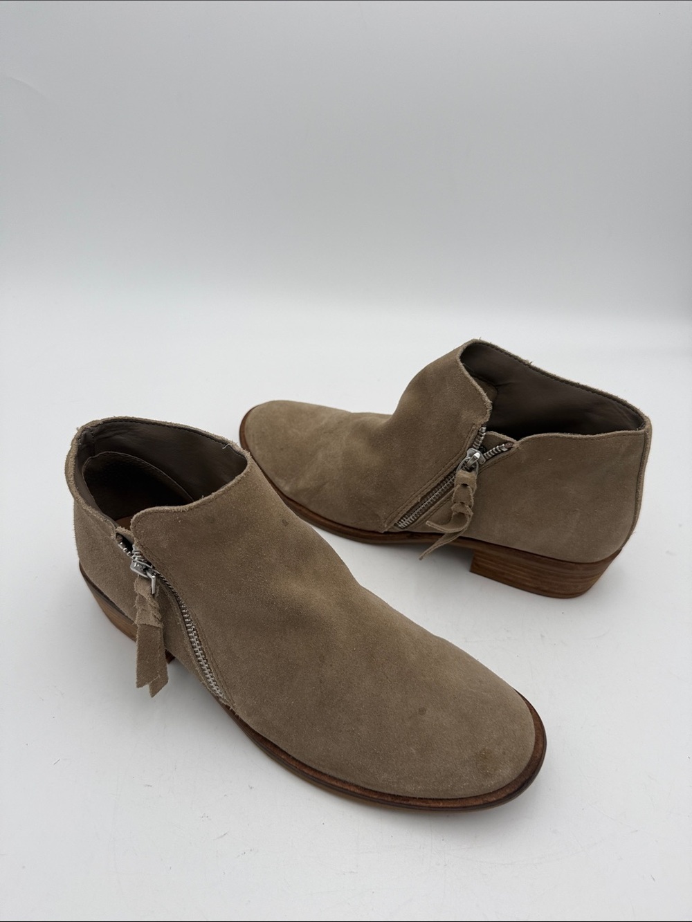 Dolce Vita Taupe Suede Ankle Bootie women 9 festival fall casual office retro